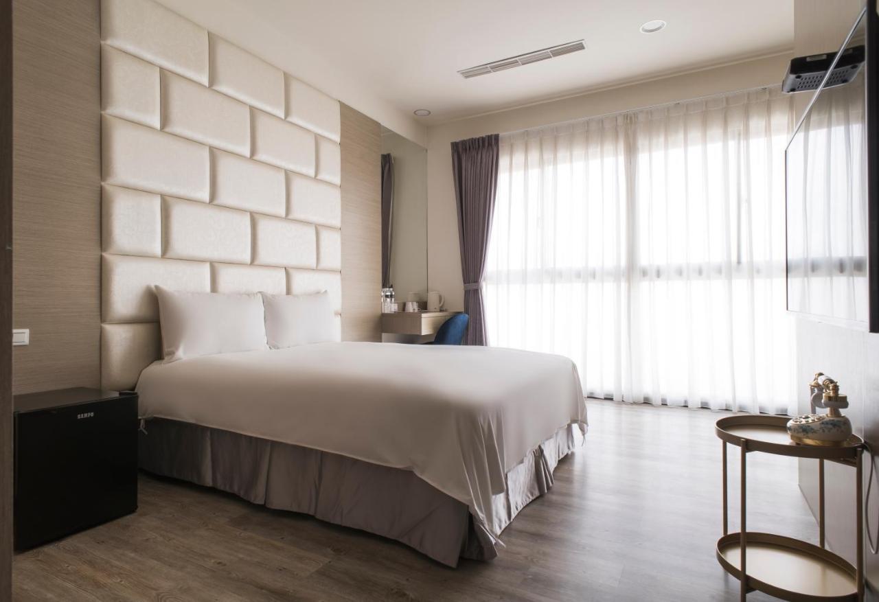 Whoops Hotel Taichung Exterior foto