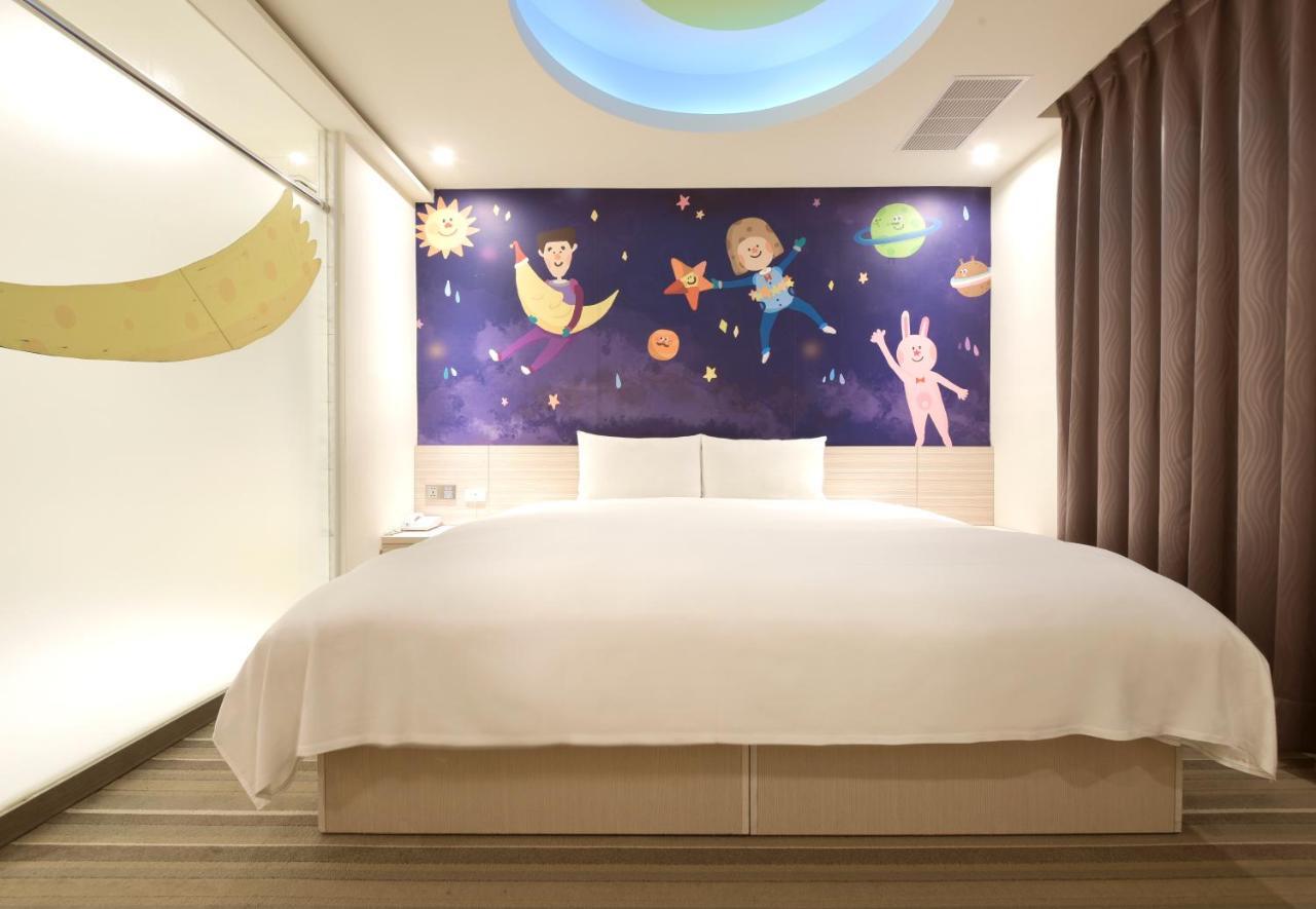 Whoops Hotel Taichung Exterior foto
