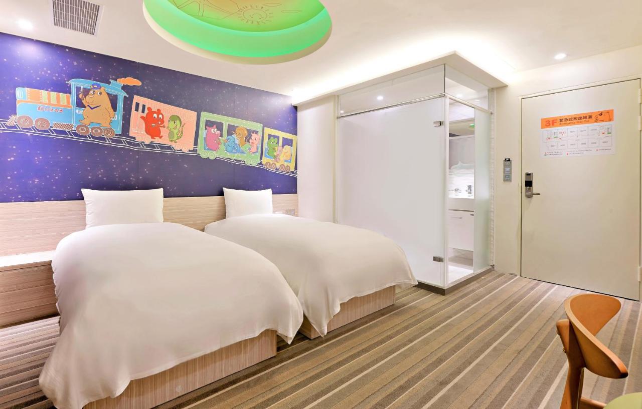 Whoops Hotel Taichung Exterior foto
